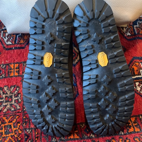 Cydwoq Ankle Boots - Picture 5 of 8